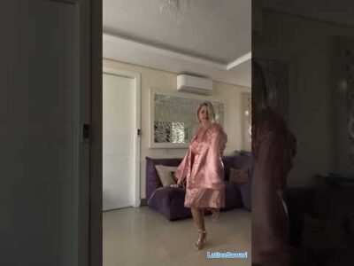 Dancing latina aunty with hot figure #sexy #milf #auntlover