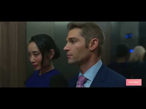 Employee gets steamy with female boss in the elevator